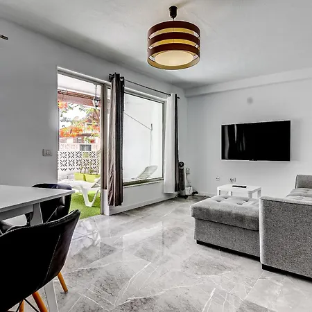 Aurora Los Cristianos